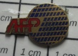 718A  Pin's Pins / Beau Et Rare / THEME : MEDIAS / Mini Pin's AFP AGENCE FRANCE PRESSE - Médias