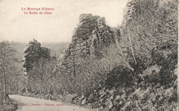 FRANCE - Le Morvan Illustré - Vue Sur La Roche Du Chien - Vue Sur Une Route - Carte Postale Ancienne - Otros & Sin Clasificación