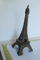 LADE  12 - TOUR EIFFEL - EIFFELTOREN - 9 CM - 28 GRAM - Metal