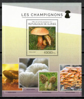 Guinea 2014 / Mushrooms MNH Pilze Setas Champignons / Cu21032  7-32 - Pilze