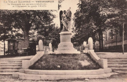FRANCE - Yssingeaux - Vue Sur Le Monument Des Anciens Combattants Et L'esplanade Du Garde Temps - Carte Postale Ancienne - Yssingeaux