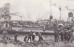 486755Het Juist Gesloten Sluitgat Vlieter Op 28 Mei 1932.  - Den Oever (& Afsluitdijk)