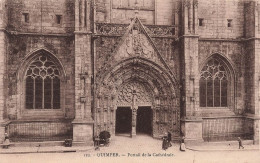 FRANCE - Quimper - Vue Sur à L'entrée Du Portail De La Cathédrale - Vue à L'extérieur - Carte Postale Ancienne - Quimper