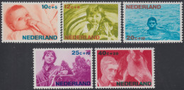 Holanda  Netherlands 839/43  1966 Obras Benéficas Serie Invierno Niños Lujo - Altri & Non Classificati