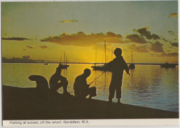 WESTERN AUSTRALIA WA Fishing Off Wharf GERALDTON Murray Views W12 Postcard C1970s - Geraldton