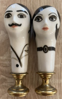 Deux Sceaux à Cacheter - Bustes En Porcelaine - Signature JB - Stempels