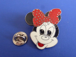 Pin's Disney Mickey Minnie - Tête - Noeud Rouge (GA41) - Disney