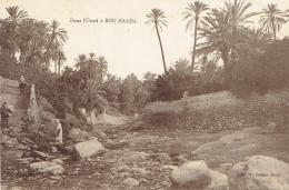 CPA  Dans L'Oued à BOU-SAADA - Bambini