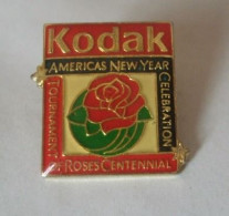 D265 Pin's Photo KODAK ROSE Photographie Americas New Year Celebration Tournament Of Roses Centennial Achat Immédiat - Fotografie