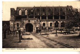 CB82.  Postcard. Norman Doorway. Malmesbury Abbey. Wiltshire - Otros & Sin Clasificación