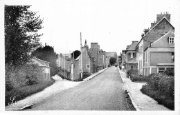 PLOUARET  - La Rue De La Gare - Plouaret