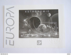 België Belgique Zwart-wit Noir Et Blanc 2009 Europa 3887 Astronomie Uit Jaarmap - Feuillets N&B Offerts Par La Poste [ZN & GC]