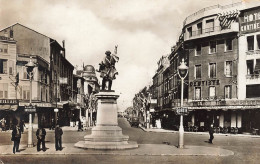 FRANCE - Valence Sur Rhône - Vue Générale De La Place De La Gare Et Statue De Bancek - Animé - Carte Postale Ancienne - Valence