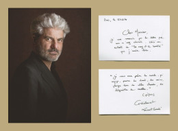 Laurent Gaudé - Écrivain Français - Extrait Manuscrit Signé & Carte Autographe + Photo - Schrijvers