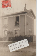 CRETEIL - Deux Personnes à La Fenêtre D'un Pavillon En 1909   ( Carte Photo ) - Creteil