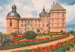 DORDOGNE PITTORESQUE  Château De HAUTEFORT  Lrs Parterres De Fleurs - Hautefort