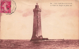 FRANCE - Les Sables D'Olonne - Le Phare Des Barges En Plein Mer - Carte Postale Ancienne - Sables D'Olonne
