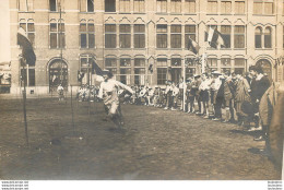 CARTE PHOTO GROUPE D'ETUDIANTS  CONFRONTATION INTER CLASSES LIEU NON IDENTIDIE - Zu Identifizieren