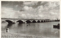 FRANCE - Bordeaux - Le Pont - La Garonne - Carte Postale - Bordeaux