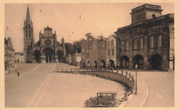 FRANCE - Bazas - La Place De La République - L'Hôtel De La Ville, La Cathédrale (XIII Au XVIIs) - Carte Postale Ancienne - Bazas