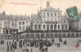 28-NOGENT-LE-ROTROU- LA PLACE DU MARCHE UN JOUR DE MUSIQUE - Nogent Le Rotrou