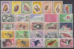 COMORES SERIES N° 15/38 + 41/44 NEUFS ** GOMME SANS CHARNIERE ( 4 TIMBRES TRACE DE CHARNIERE ) - Nuevos