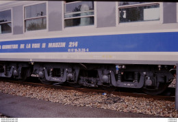 Photo Diapo Diapositive Slide TRAIN Wagon Voiture SNCF MAUZIN 214 Le 20/10/2001 VOIR ZOOM - Dias