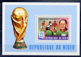 Niger Bloc Surch. Rouge Red Ovpt Football CM 78 ** - 1978 – Argentina