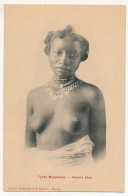CPA - MADAGASCAR - Types Malgaches - Femme Véso - Madagaskar