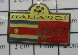 718B  Pin's Pins : BEAU ET RARE / SPORTS / FOOTBALL COUPE U MONDE ITALIA 90 COCA-COLA DRAPEAU SUD-AMERICAIN - Football