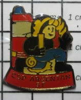 715B  Pin's Pins / Beau Et Rare / POMPIERS / SAPEURS POMPIERS ARGENTAN ORNE - Brandweerman