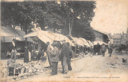 37-TOURS- PLACE GASTON PAILLHOU, UN JOUR DE MARCHE - Tours