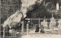 FRANCE - Lourdes - Vue Sur La Grotte - LL - Carte Postale Ancienne - Lourdes