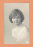 XB1221 JEUNE FILLE, ENFANT, GIRL FAMOUS CHILDMODEL 1920 ERA KATHERINE ASHTON IN LACE RPPC - Abbildungen