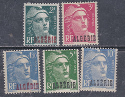 Algérie N° 237 / 41 XX  Partie De Série : Type Marianne De Gandon, Les 5 Valeurs Sans Charnière, TB - Unused Stamps