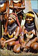 AFRICA - PAPUA NEW GUINEA - HALF NAKED / NUDE / NU WOMEN - HIGLAND MERIS IN CERIMONIAL DRESS - MAILED 1974  (12382) - Afrika