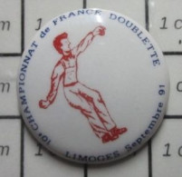 715B  Pin's Pins / Beau Et Rare / SPORTS / PETANQUE  FFPJP CHAMPIONNAT DE FRANCE DOUBLETTE LIMOGES 91 - Petanca