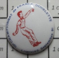 715B  Pin's Pins / Beau Et Rare / SPORTS / PETANQUE  FFPJP CHAMPIONNAT DE FRANCE DOUBLETTE LIMOGES 91 - Bowls - Pétanque