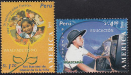 Upaep Perú 1431/32 2002 Flor Estilizada Joven Con Un Ordenador MNH - Altri - America