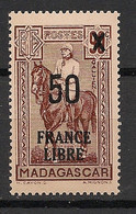 MADAGASCAR - 1942 - N°YT. 258 - France Libre 50 Sur 90c - Neuf Luxe ** / MNH / Postfrisch - Unused Stamps