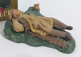 57612 Pastorello Mondo Del Presepe De Agostini - Ragazzo Che Dorme - H. 5 Cm - Christmas Cribs