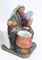 57636 Pastorello Mondo Del Presepe De Agostini - Venditore Cibo - H. 10 Cm - Presepi