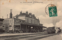 89 , Cpa  Gare De LAROCHE , 703 , Le Batiment Principal  (13555) - Laroche Saint Cydroine