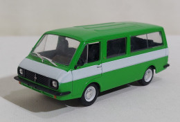 69936 Pulmino Verde 1/43 - Raf 2203 Latvia Made In PRC - Andere & Zonder Classificatie