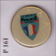 P161 PIN'S POLICE LA VOIX DE LA POLICE Carte De France Média Journal Presse Achat Immédiat - Médias