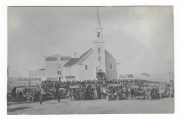 N°2 RARE CPA CARTE PHOTO TRES ANIMEE PONTEIX, SORTIE DE MESSE, ANCIENNES AUTOS VOITURES AUTOMOBILES TACOTS, CANADA - Autres & Non Classés