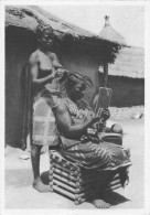 TOGO Lomé Coiffure à Domicile Femme Seins Nus  (Scan R/V) N° 55 \MP7135 - Togo