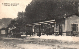 Migennes-Laroche - L'arrivée Du Train - Laroche Saint Cydroine