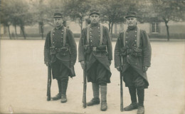 50 CHERBOURG - CPA Photo De 3 Soldats ( Signature GASTON LECAUD )  -  TTB - Cherbourg