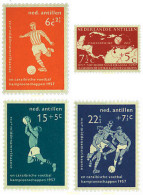 264876 HINGED ANTILLAS HOLANDESAS 1957 8 CAMPEONATOS CENTROAMERICANOS Y DEL CARIBE DE FUT - Antillen